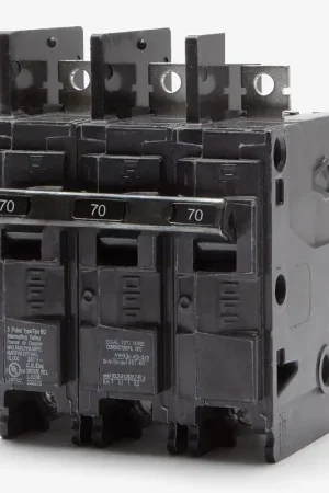 Exclusive Offer Siemens BQ3B070H - 70A 3 Pole Molded Case Circuit Breaker