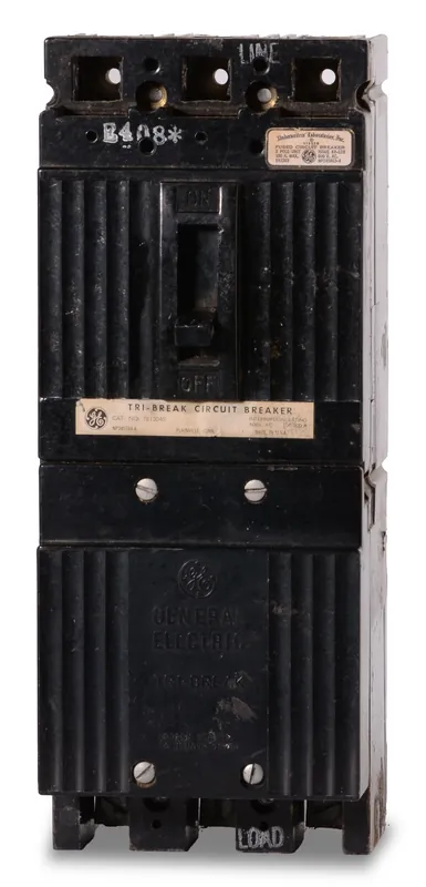 Don't Miss Out ABB / General Electric TB13040 - 40A 3 Pole Molded Case Circuit Breaker