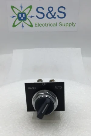 Express Delivery GE CR104P 3-Position Black Selector Switch with Hand/Off/ Auto Face Plate