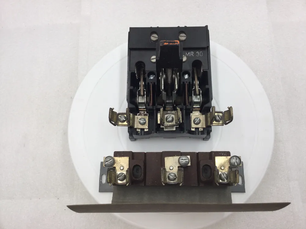 Holiday Sale GE General Electric QMR Switch 565B714-G2 3 Pole 30A 600V