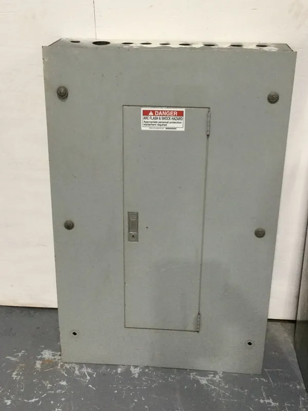 GE General Electric 100 Amp 120/208v 3 Phase 4 Wire Panelboard Enclosure Type NLAB Dead Front 34.5" x 22.25" Cheap
