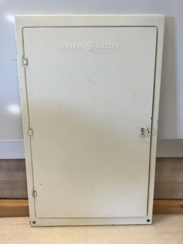 GE General Electric TC32117-12 100 Amp 120/240V TC32117-12F 12 Circuit Pull Out Switch Panelboard Affordable